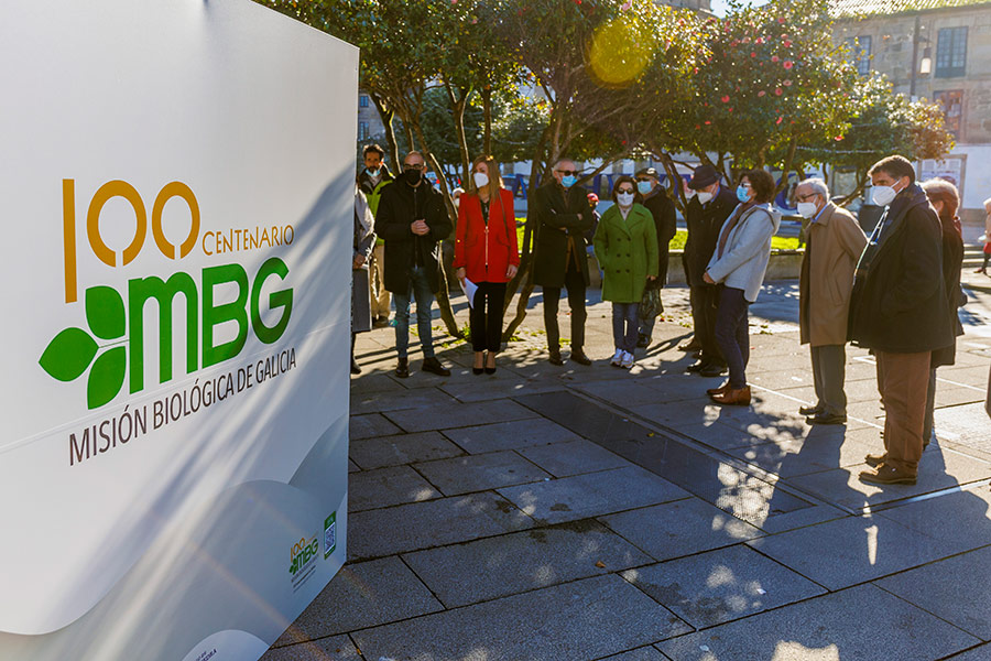 La MBG muestra en las calles de Pontevedra una exposición con motivo de su centenario