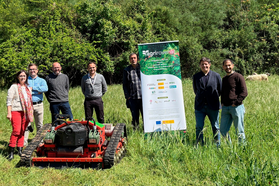 AGRI-ROVENAT ensaya con ovejas y un robot técnicas para conservar la cubierta vegetal en olivar y viñedo gallego